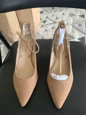 Suede pumps
